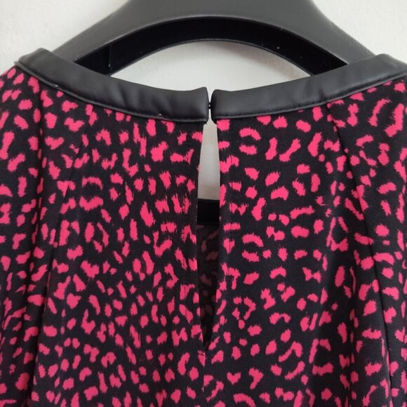 Ladies Petite SZ PS Michael Michael Kors Black/Red Knit Top - Picture 4 of 5